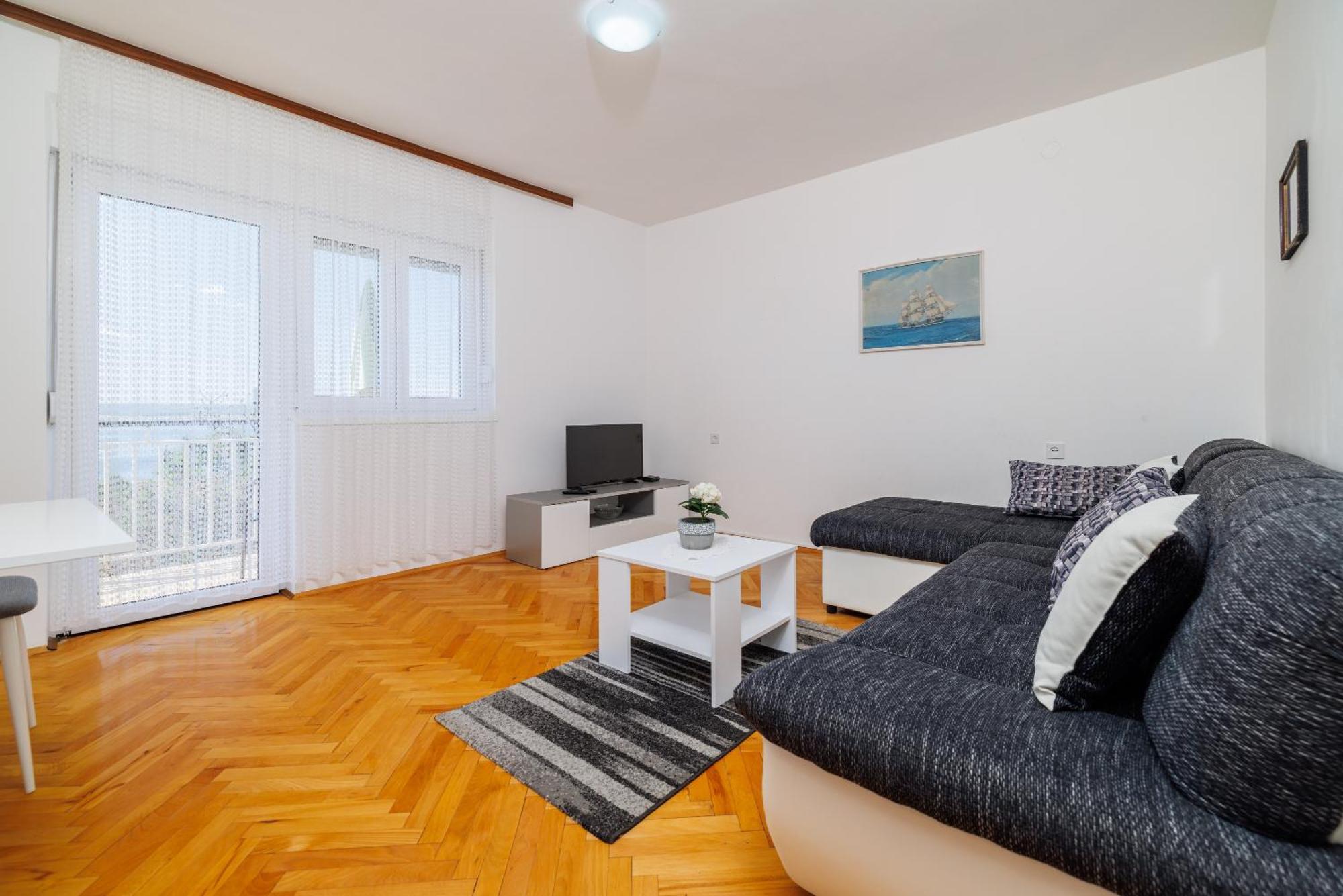 Apartment Meri 2nd Floor Dramalj